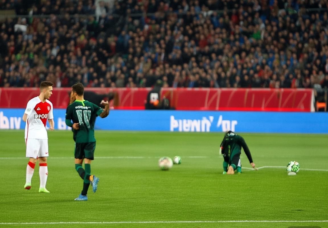 法甲巅峰对决：巴黎圣日耳曼VS摩纳哥，实力与氛围对决(图3)